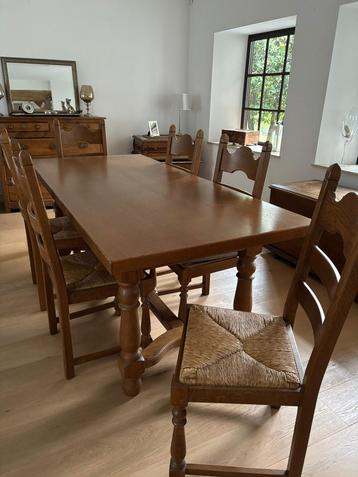 Eiken tafel met stoelen eettafel beschikbaar voor biedingen