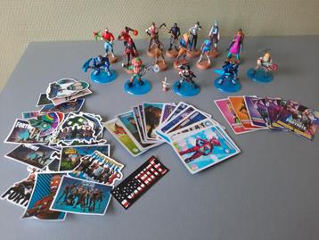 Fortnite figuren, kaarten, stickers beschikbaar voor biedingen