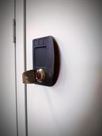 Buitenkans! 3 Lockers met sleutel en hangers. Morgen vuilkar, Ophalen, Zo goed als nieuw