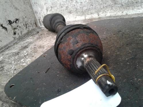 Aandrijfas links-voor van een Peugeot 205, Auto-onderdelen, Remmen en Aandrijving, Peugeot, Gebruikt, 3 maanden garantie, Ophalen of Verzenden