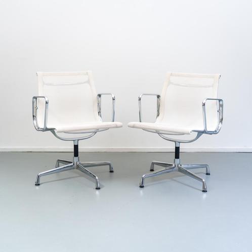 8 Vitra Eames Ea108 stoelen Wit netweave Chroom, Huis en Inrichting, Stoelen, Zo goed als nieuw, Wit, Ophalen of Verzenden