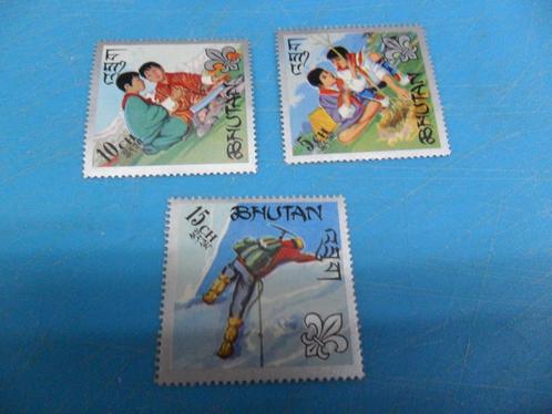 3 ongebruikte zegels Bhutan staat zie de 4 foto's, Postzegels en Munten, Postzegels | Azië, Postfris, Centraal-Azië, Ophalen of Verzenden