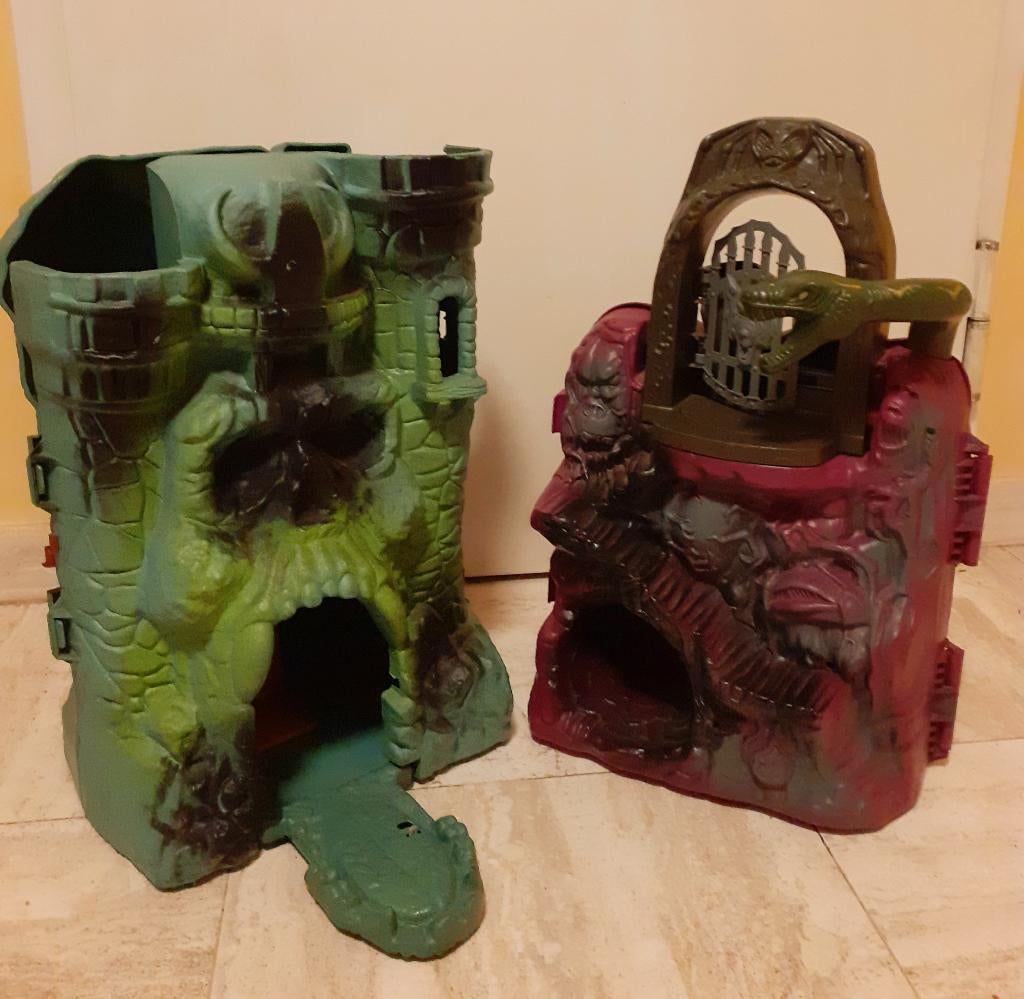 MOTU lot de 2 Châteaux, Collections, Statues & Figurines, Utilisé, Fantasy, Enlèvement