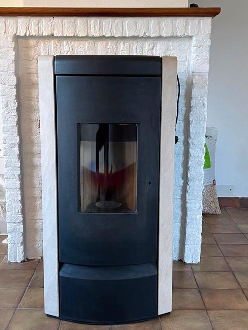 Kwaliteitsvolle designPELLETKACHEL te koop wegens verbouwing, Huis en Inrichting, Kachels, Gebruikt, Vrijstaand, Pelletkachel