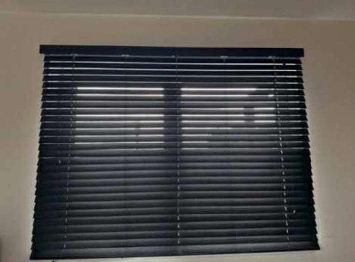 Zwarte houten lamellen 150 cm H x  200 cm –incl. ophanging, Huis en Inrichting, Stoffering | Gordijnen en Lamellen, Zo goed als nieuw