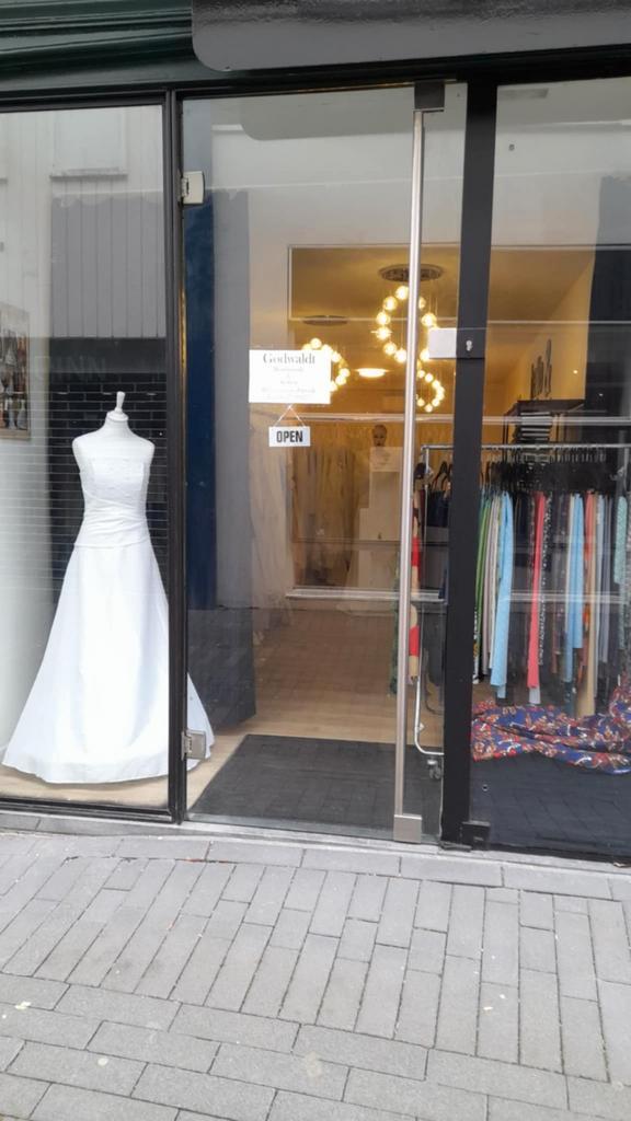 Bruidsjurken te koop, Diensten en Vakmensen, Kleermakers en Kledingontwerpers