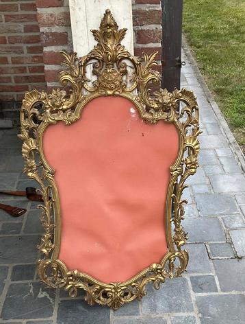 Antieke bronzen kader beschikbaar voor biedingen