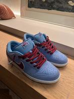 Nike SB Dunk Low Valour Blue Team Maroon, Blauw, Nike, Ophalen of Verzenden, Zo goed als nieuw