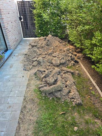 Gratis tuinaarde / ophooggrond beschikbaar voor biedingen