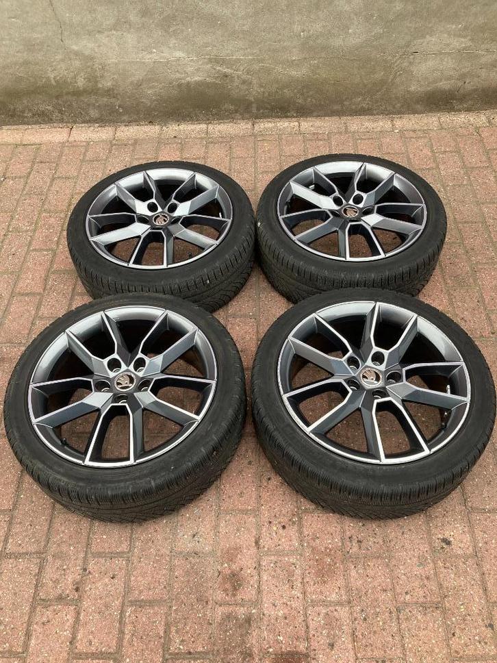 skoda RS velgen  18 duim, Auto-onderdelen, Banden en Velgen, Velg(en), Winterbanden, 18 inch, 225 mm, Personenwagen, Gebruikt