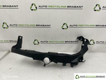 Koplampframe Rechts BMW 3 Serie E91 E90 NIEUW 51647116707 beschikbaar voor biedingen