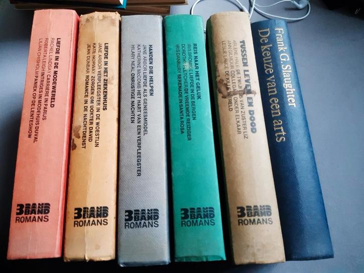 Ziekenhuis & verpleegstersromans, 6 stuks ( 70–90), Boeken, Romans, Gelezen, Ophalen of Verzenden