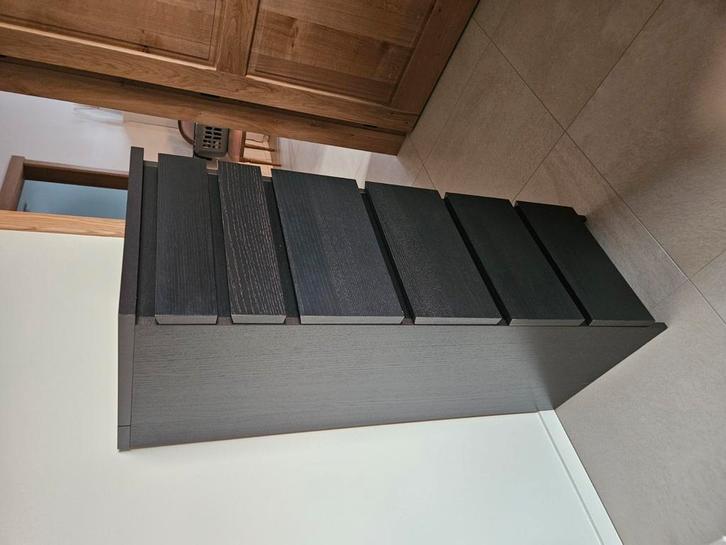 1 malm kast met spiegel zwart bruin, Huis en Inrichting, Kasten | Ladekasten, Zo goed als nieuw, Ophalen