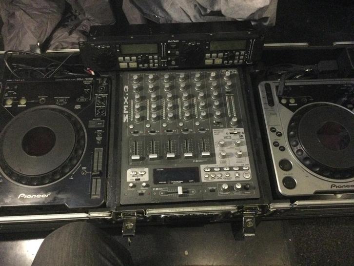 PIONNER CDJ(2x)+ DOUBLE USB/SD+TABLE MIX SYNQ SMX3+FLIGHT C., Audio, Tv en Foto, Professionele apparaten, Gebruikt, Audio, Ophalen of Verzenden