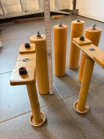 Set can 4 houten poten beuk en 2 koppelpoten (regelbaar) beschikbaar voor biedingen