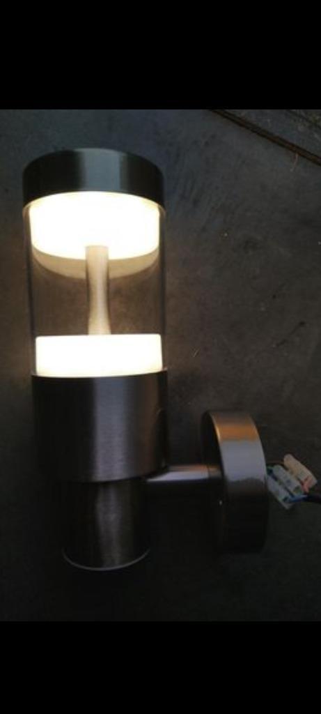 Wandlamp LED in rvs nieuw in verpakking, Huis en Inrichting, Lampen | Wandlampen, Kunststof, Ophalen of Verzenden