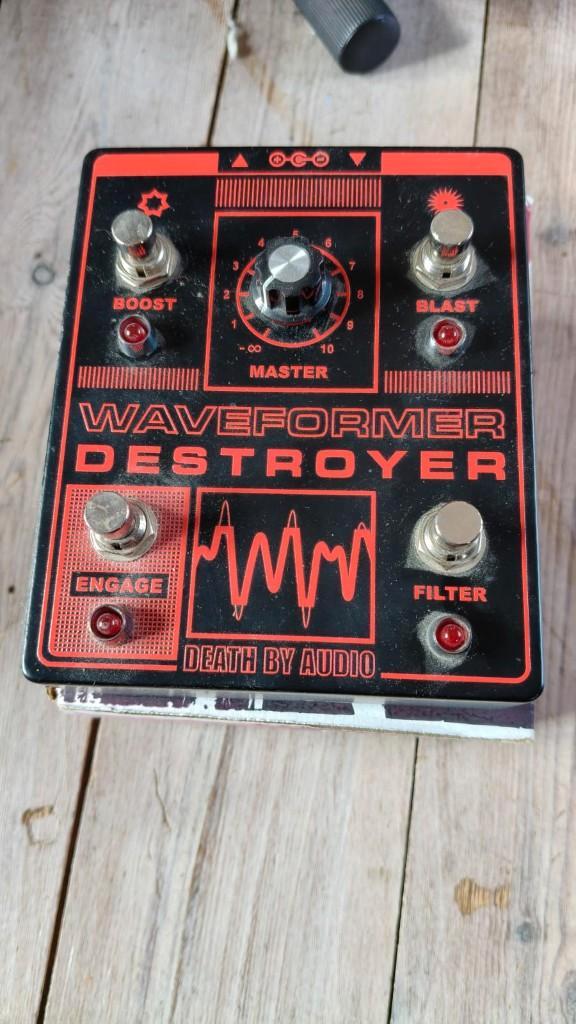 Pédale de distortion Death by audio - Waveform destroyer, Musique & Instruments, Effets, Comme neuf, Distortion, Overdrive ou Fuzz