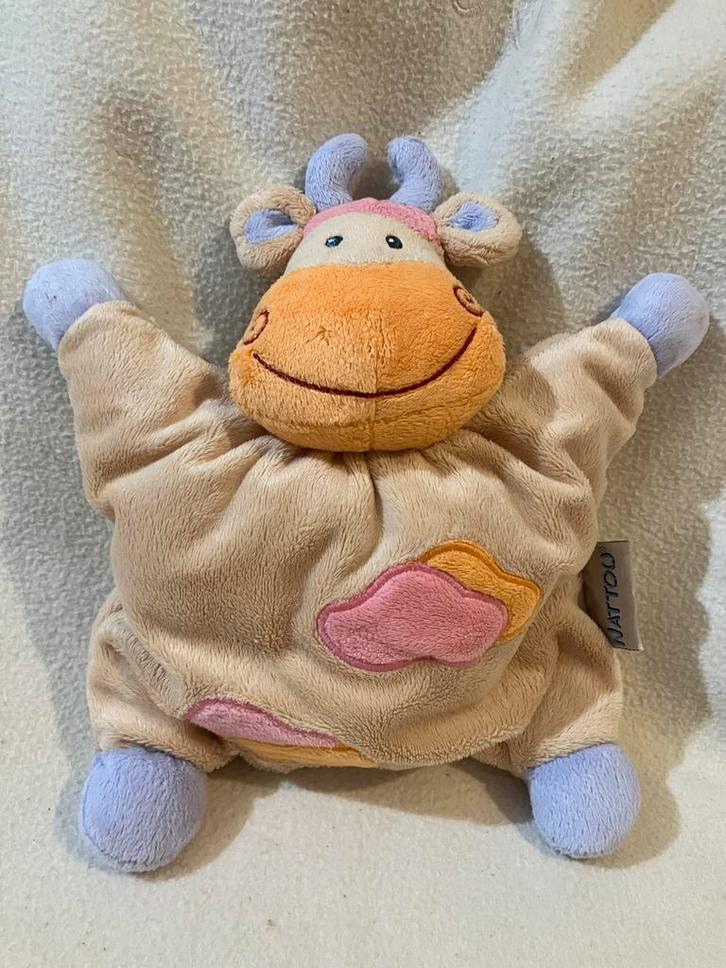 Nattou koe Mila / zachte knuffel met rammelaar, Kinderen en Baby's, Speelgoed | Knuffels en Pluche, Zo goed als nieuw, Koe, Ophalen of Verzenden