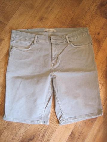 034 - bermuda van Mango maat 46 beschikbaar voor biedingen