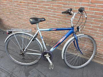 Verschillende soorten fietsen te koop  beschikbaar voor biedingen