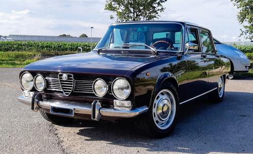 Alfa Romeo 1750 Berlina 1971, Autos, Oldtimers & Ancêtres, Particulier, Intérieur cuir, Jantes en alliage léger, Pack sport, Interruption de démarrage
