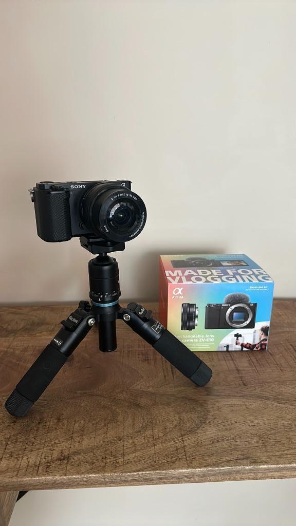 Sony ZV-E10 met doos, accessoires & garantie / spiegelreflex, Audio, Tv en Foto, Fotocamera's Digitaal, Zo goed als nieuw, Spiegelreflex