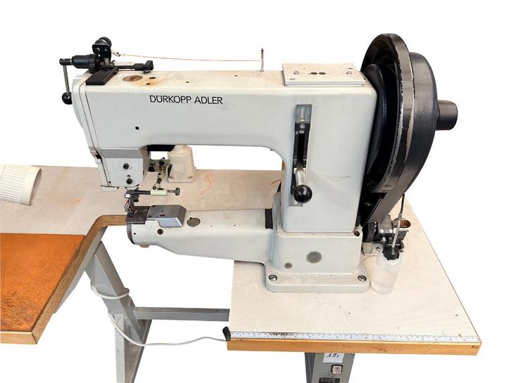 Machine à coudre industrielle Adler 205-370 – Bon état, Hobby & Loisirs créatifs, Machines à coudre & Accessoires, Utilisé, Machine à coudre