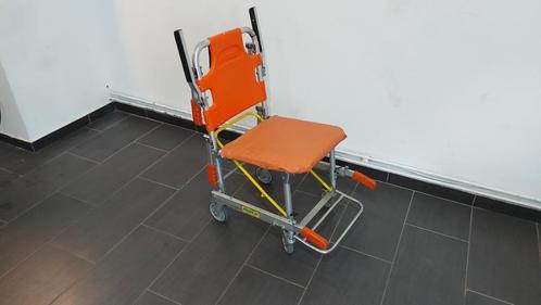 Opklapbare trapstoel met armleuningen en voetsteun