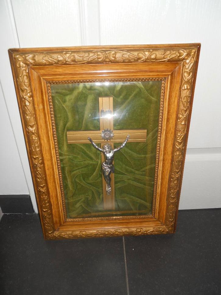 Cadre crucifix, Antiquités & Art, Antiquités | Objets religieux, Enlèvement