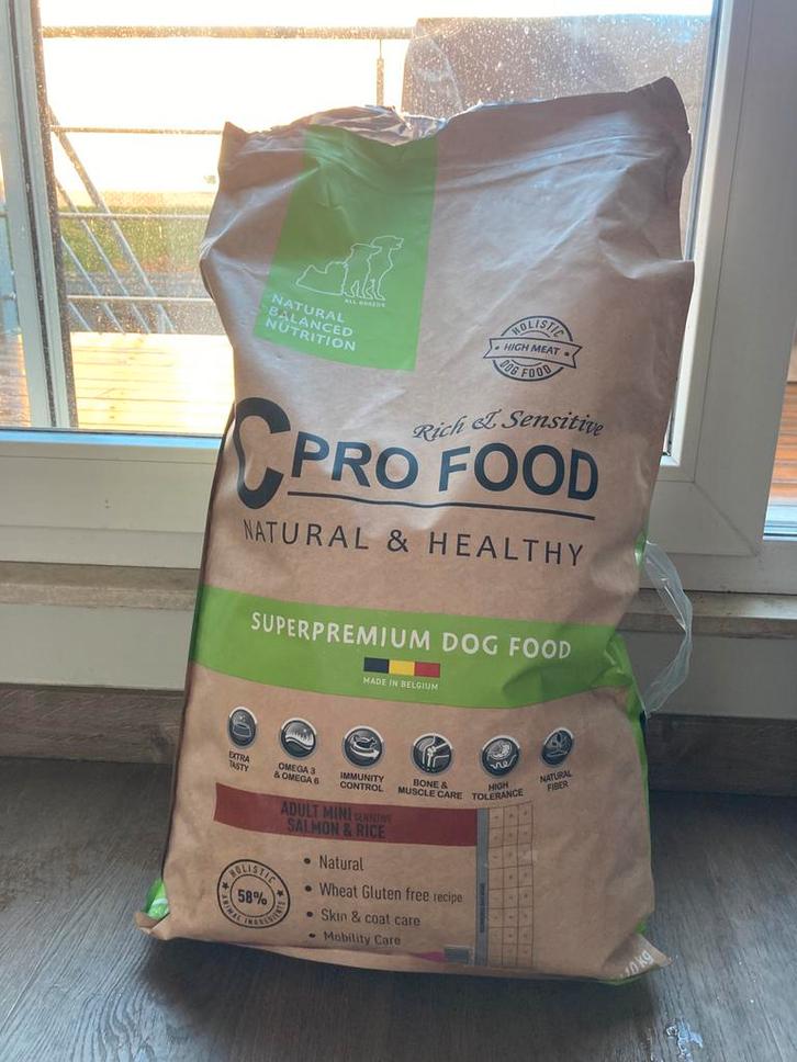 Hondenbrokken met zalm, Dieren en Toebehoren, Dierenvoeding, Hond, Ophalen