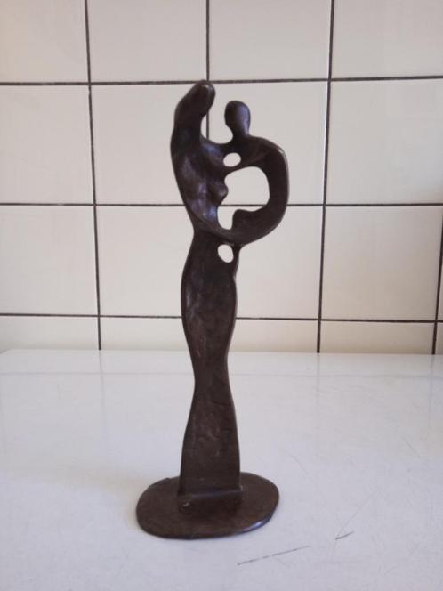 Te koop mooi, onbeschadigd, modern bronzen beeldje!, Antiquités & Art, Antiquités | Bronze & Cuivre, Bronze, Enlèvement ou Envoi