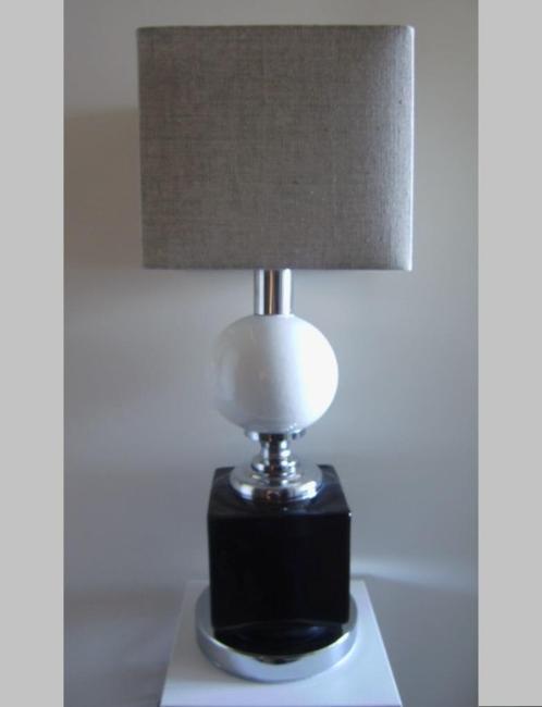 VINTAGE DESIGN : Tafellamp met stoffen lampenkap, Antiek en Kunst, Curiosa en Brocante, Ophalen