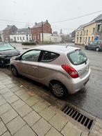 Hyundai i20 2010 grise 3 portes, Autos, Argent ou Gris, Achat, Boîte manuelle, Particulier
