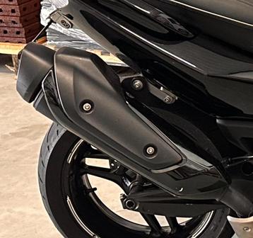 Uitlaat T max yamaha 530 560 2019 zwart beschikbaar voor biedingen