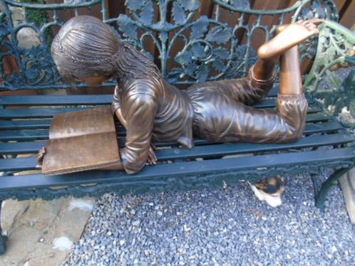 bronzen beeld van een liggend meisje dat leest..., Tuin en Terras, Tuinwanddecoratie, Nieuw, Ophalen