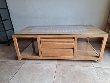 volledig eiken salontafel met glazen blad  beschikbaar voor biedingen