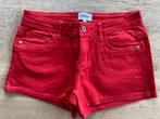 Rood shortje maat 36, Kleding | Dames, Broeken en Pantalons, Only, Kort, Verzenden, Zo goed als nieuw