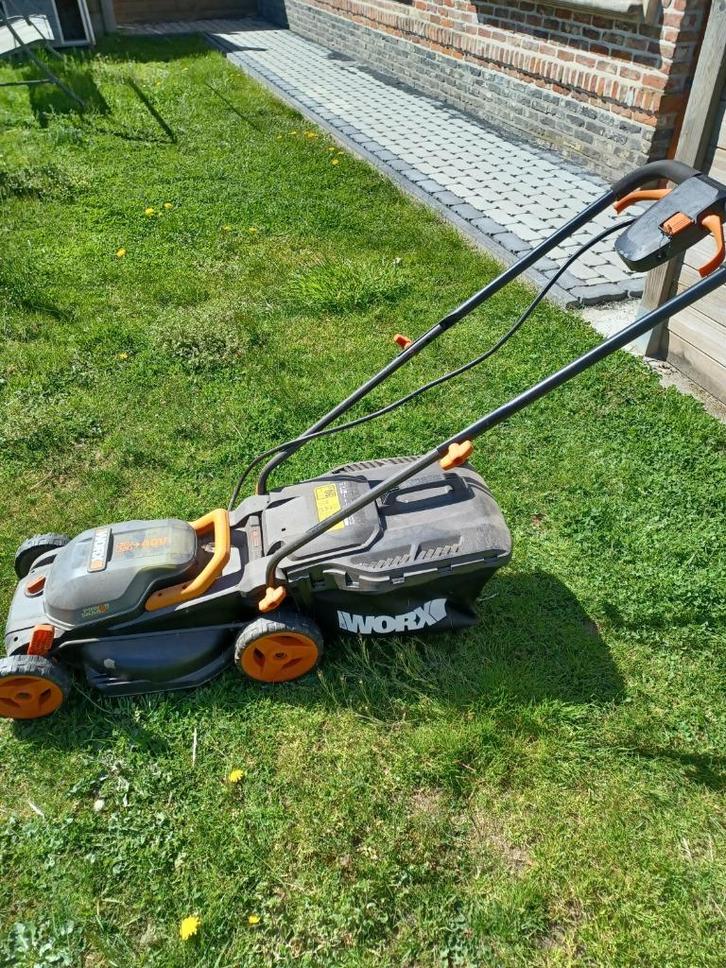 grasmaaier op batterijen (worx), Tuin en Terras, Grasmaaiers, Zo goed als nieuw, Accu-grasmaaier, 30 t/m 39 cm, Cirkelmaaier, Mulchfunctie
