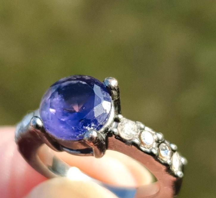 Oude mooi ring., Handtassen en Accessoires, Ringen, Verzenden