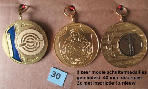 ensemble d'une beauté unique de 3 médailles sportives de tir, Timbres & Monnaies, Pièces & Médailles, Autres matériaux, Enlèvement ou Envoi