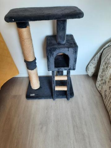 Prachtige Krabpaal voor poes beschikbaar voor biedingen