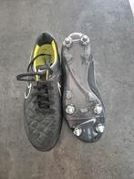 Nike leren schoenen ijzeren studs 38.5, Ophalen, Zo goed als nieuw, Schoenen