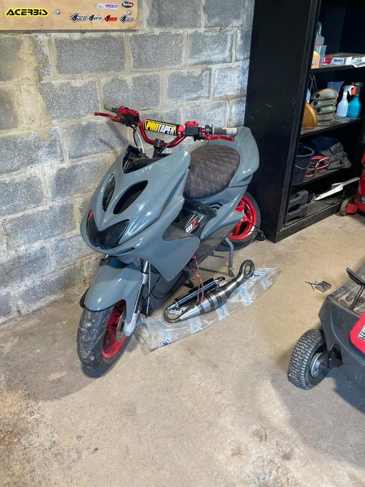 Yamaha AEROX, Fietsen en Brommers, Scooters | Yamaha, Zo goed als nieuw, Aerox, Klasse B (45 km/u), Tweetakt, Ophalen