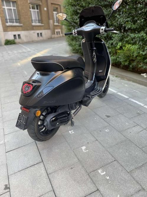 Vespa Sprint Notte 2023, Fietsen en Brommers, Scooters | Vespa, Zo goed als nieuw, Overige modellen, Klasse B (45 km/u), Benzine
