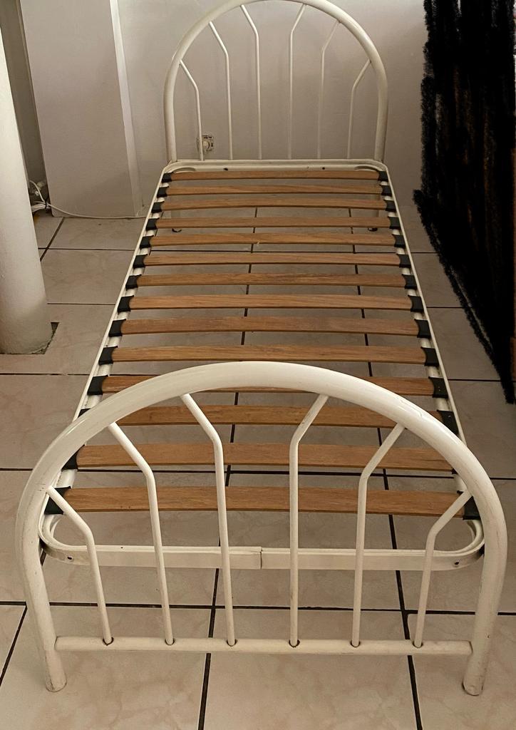 Gratis af te halen: eenpersoonsbed (80 x 200 cm), Huis en Inrichting, Slaapkamer | Bedden, Zo goed als nieuw, 80 cm, 200 cm, Ophalen