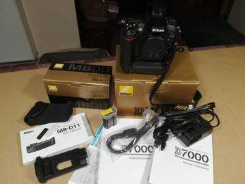Nikon D7000 + Poignée MB-D11 + Nikkor 70-300mm, Audio, Tv en Foto, Fotocamera's Digitaal, Ophalen of Verzenden, Zo goed als nieuw