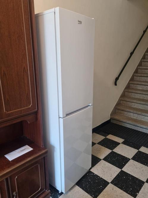 Combi frigo congélateur  beko, Elektronische apparatuur, Koelkasten en IJskasten, Zo goed als nieuw, Ophalen