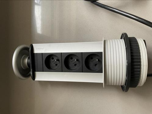 Evoline stekker contactdoos., Doe-het-zelf en Bouw, Elektriciteit en Kabels, Gebruikt, Stopcontact, Ophalen of Verzenden