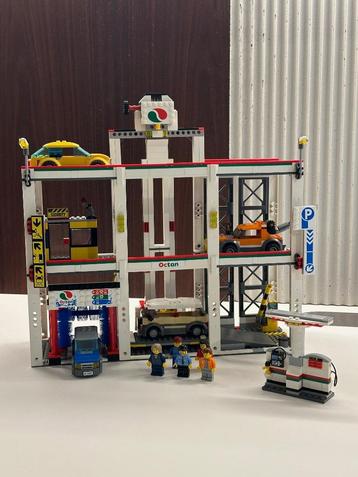 LEGO City 4207 - garage avec lave-auto disponible aux enchères