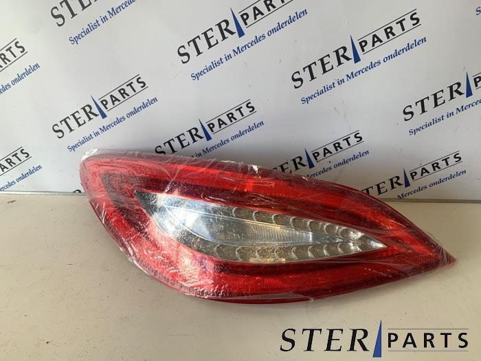 Feu arrière gauche d'un Mercedes CLS-Klasse, Autos : Pièces & Accessoires, Éclairage, Mercedes-Benz, Neuf, 12 mois de garantie